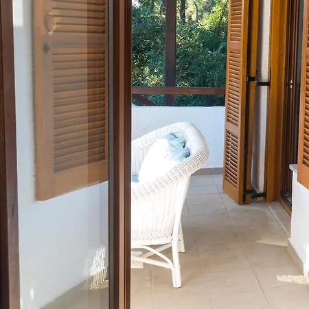 Salty Pines Elani Дом отдыха *