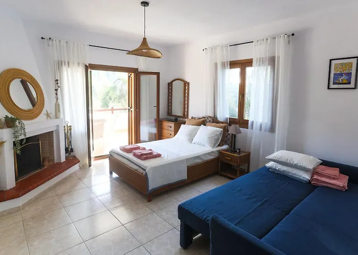 Salty Pines Elani * Dimos Kassandra