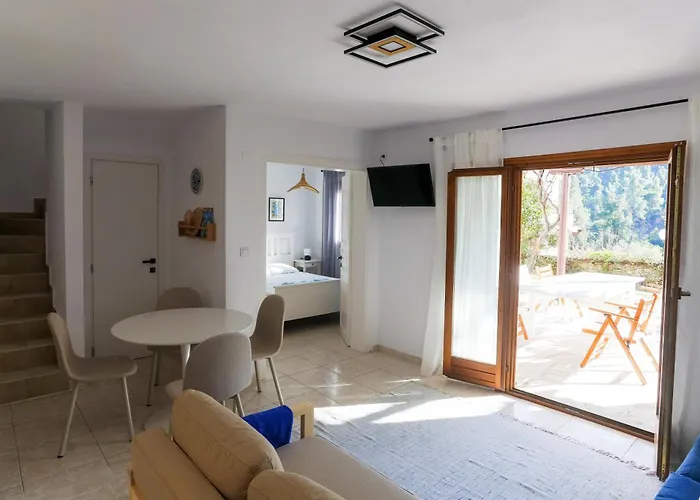 Salty Pines Elani 펜션 *